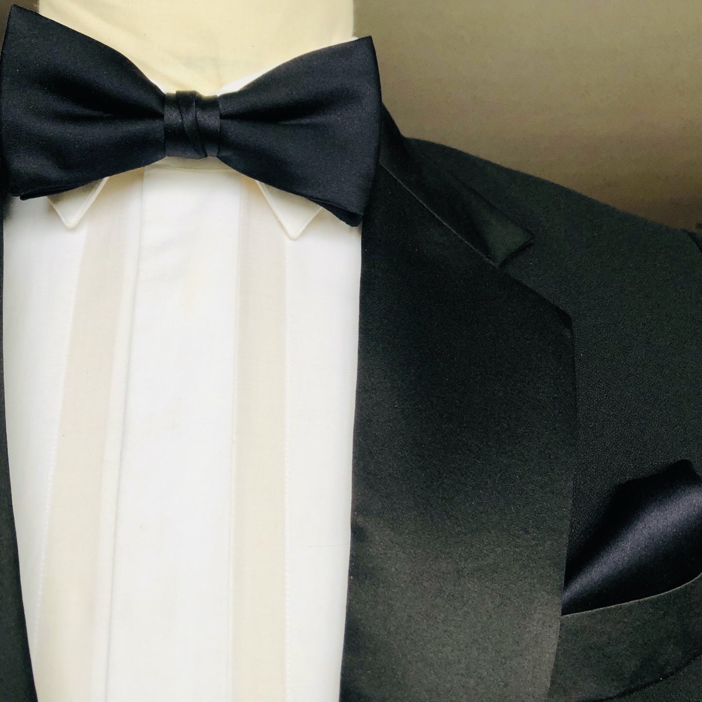 Dark Navy Blue Bowtie with Dark Navy Blue Pocket Square by German Valdivia