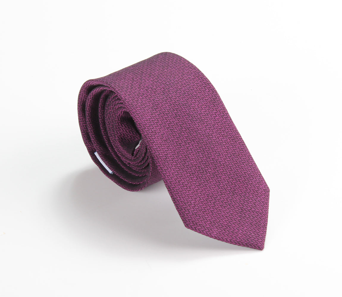 Skinny Magenta Black Zig Zag Tie