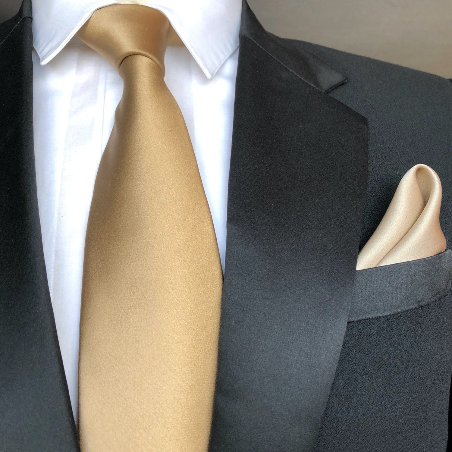 Gold Tie | Gold Necktie | Gold Wedding | Black tie | Silk tie | mens ties German Valdivia - Official Online Boutique Gold Tie | Gold Necktie | Gold Wedding | Black tie | Silk tie | mens ties German Valdivia - Official Online Boutique