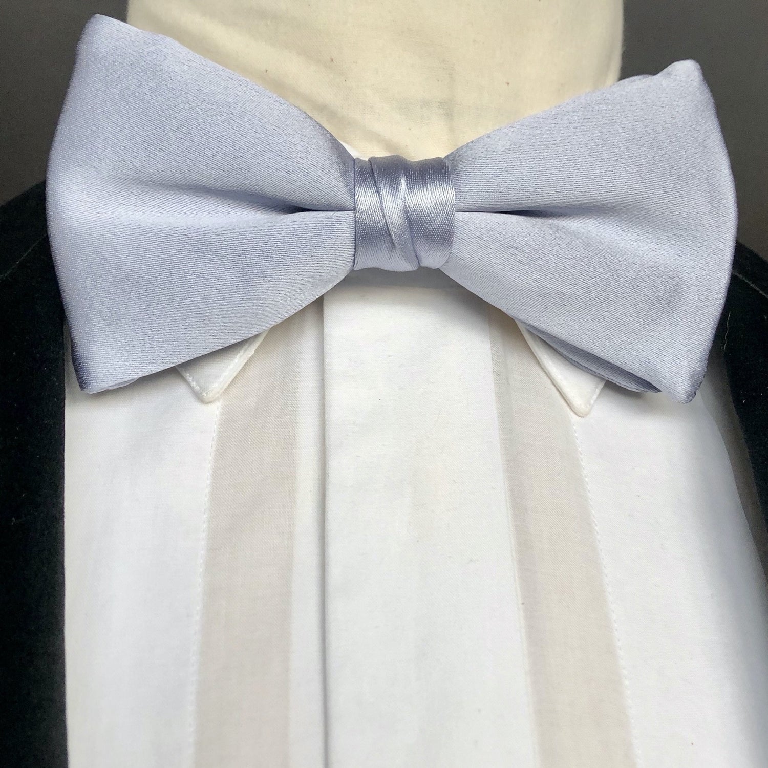 Lavender Silk Pre Tied Bow Tie